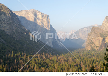 Yosemite Valley from Tunnel view 44165932