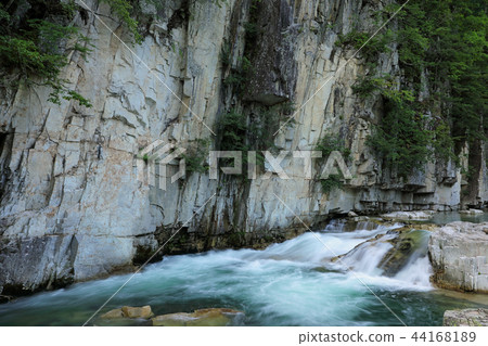 Clear breeze of the breeze rock and the Inan River Minami Aizu Town, Fukushima Prefecture 44168189