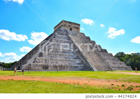 Chichen Elia-Calendar of the Calendar Chichen Elia-Calendar of the Calendar 44174824