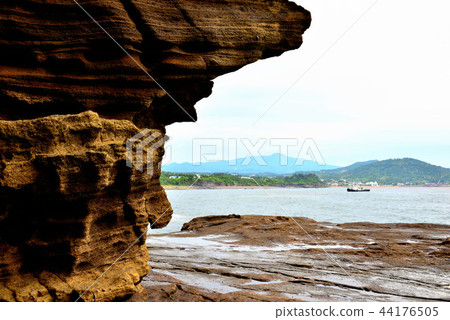 Halla mountain scenery 44176505