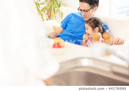 Family lifestyle 44176999