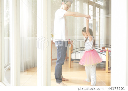 Father and daughter playing Father and daughter playing 44177201