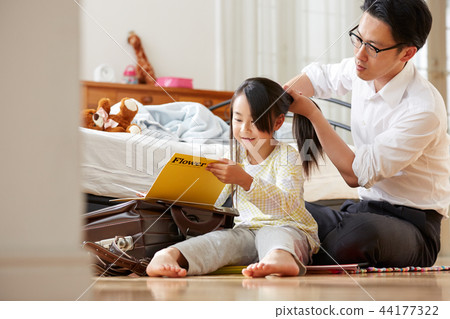 父親和女兒的生活方式 父親和女兒的生活方式 44177322