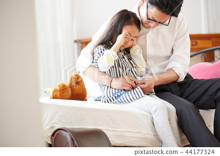 父親和女兒的生活方式 父親和女兒的生活方式 44177324