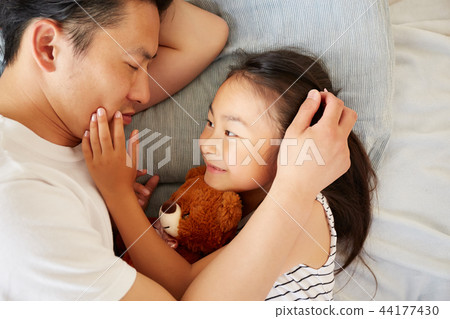 好父親和女兒 44177430