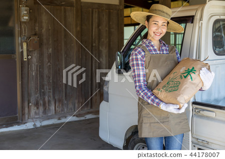 Country life   44178007