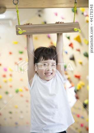 Children Climbing Children Climbing 44178348
