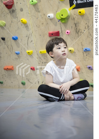 孩子們爬 44178463