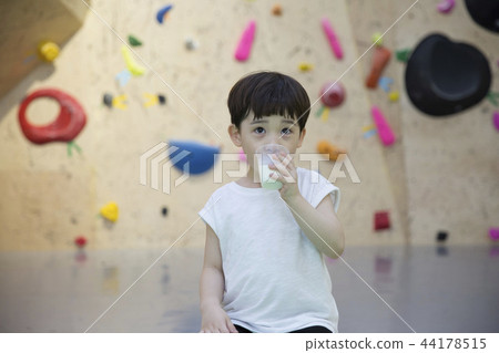 孩子們爬 44178515
