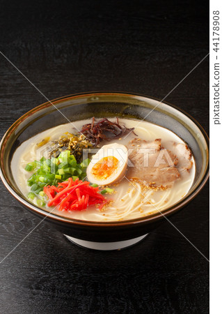 pork bone ramen 44178908