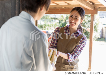 鄉村生活鄰里關係你的下擺 鄉村生活鄰里關係你的下擺 44178937
