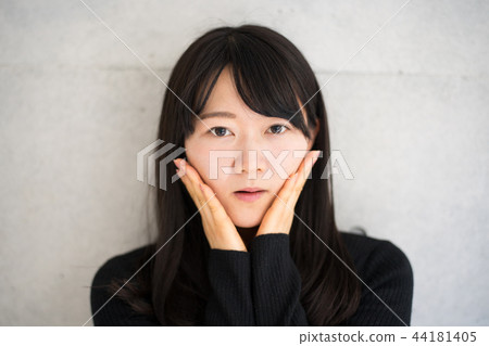 Troubled women Troubled women 44181405
