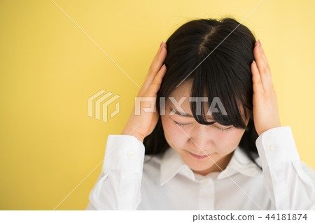 depressed woman 44181874