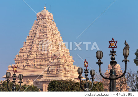 main building of the Chattarpura temple complex 44183993