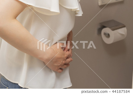 腹痛 44187584