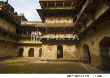 Interior view of Datia Palace.  Datia. MP, India 44188182