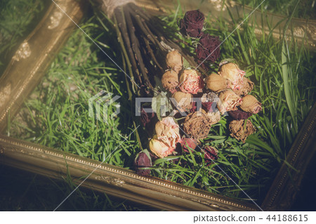 額頭和花束 44188615