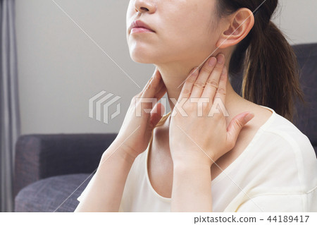 lymphatic massage 44189417