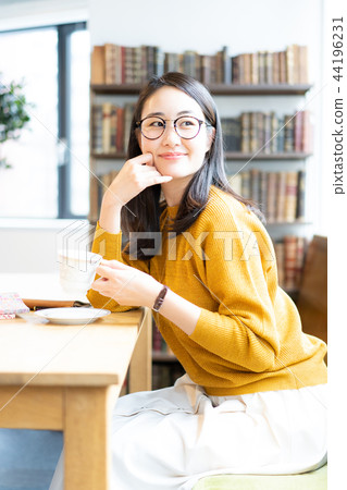Cafe women lifestyle Cafe women lifestyle 44196231