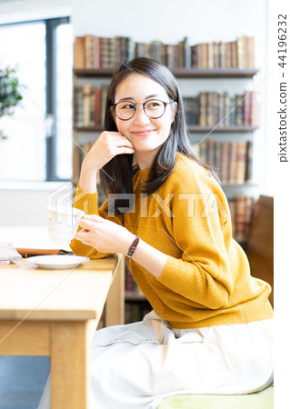 Cafe women lifestyle Cafe women lifestyle 44196232