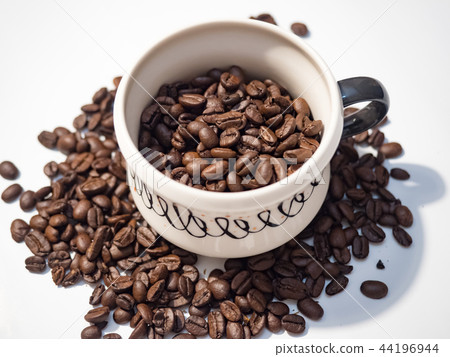 Coffee beans 44196944