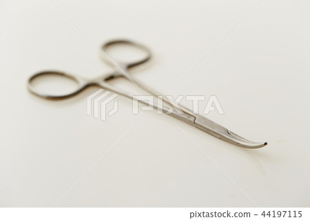 醫療剪白色背景 44197115
