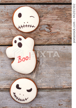Halloween gingerbread cookies with frosting. Halloween gingerbread cookies with frosting. 44201302
