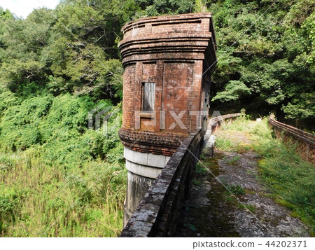 Intake tower of the Katsuragaya Reservoir, a nationally designated historic site Intake tower of the Katsuragaya Reservoir, a nationally designated historic site 44202371