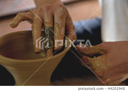 Ceramics class 44202948