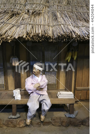 Miniuture people, it show the traditional way of life in Korea 020 Miniuture people, it show the traditional way of life in Korea 020 44204844