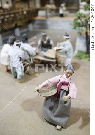 Miniuture people, it show the traditional way of life in Korea 019 Miniuture people, it show the traditional way of life in Korea 019 44204847