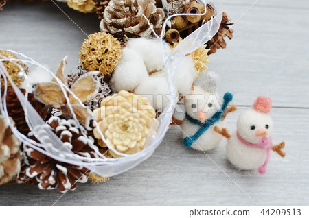 樹花圈和雪人 樹花圈和雪人 44209513
