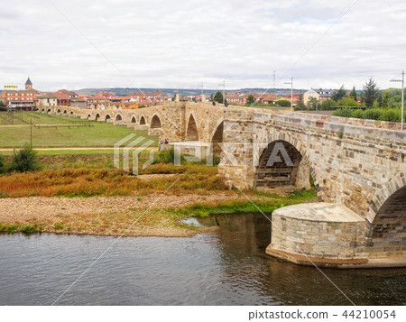 Medieval bridge - Hospital de Orbigo Medieval bridge - Hospital de Orbigo 44210054