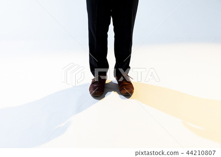 兩行陰影 44210807