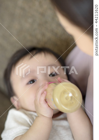 三個授權家庭 44211620