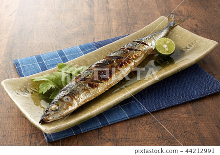 鹽烤秋劍魚（加鹽太平洋秋刀魚） 44212991