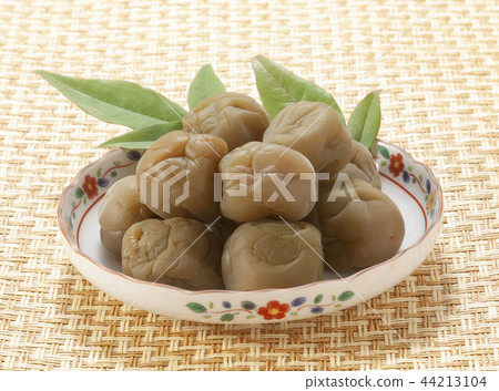 Plum wine plum Plum wine plum 44213104