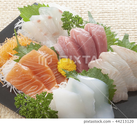 Assorted sashimi Assorted sashimi 44213120