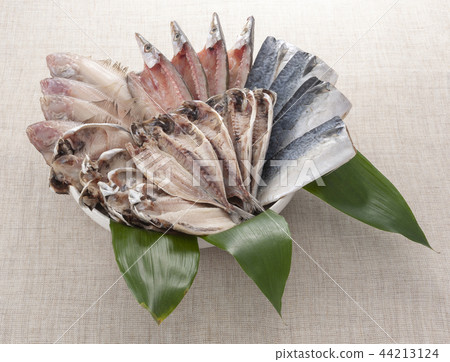 Various dried fish Various dried fish 44213124