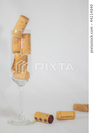 香檳杯和軟木年終派對新年派對形象 44214840