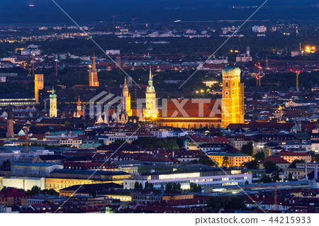 Night aerial view of Munich, Germany 44215933