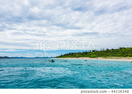 多雲的沖繩 44216348