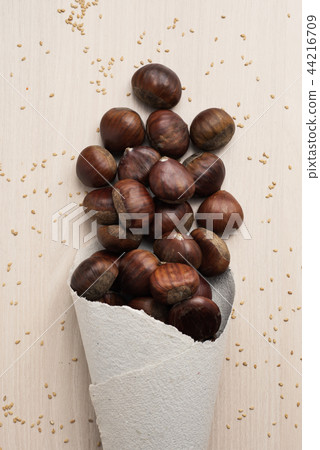 chestnuts in a paper cone chestnuts in a paper cone 44216709