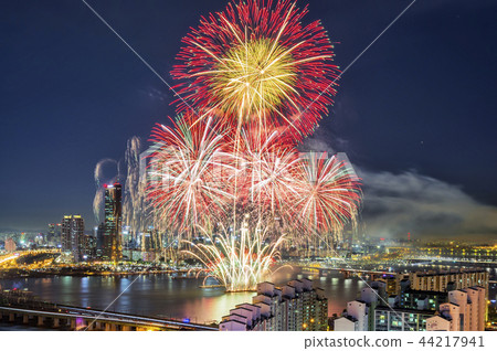 Seoul Fireworks 44217941