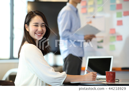 職業婦女 44218929