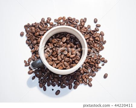 咖啡杯與咖啡豆 44220411