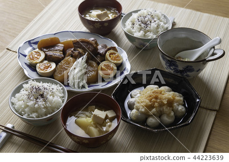 設置五花肉餐 44223639