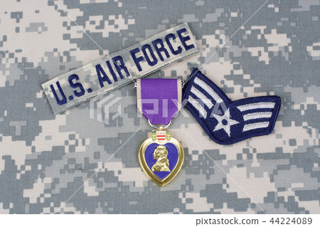 Purple Heart award on US AIR FORCE uniform Purple Heart award on US AIR FORCE uniform 44224089