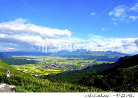 阿蘇·松瑪山(Aso Sommasan),美麗的天空一覽無餘 阿蘇·松瑪山(Aso Sommasan),美麗的天空一覽無餘 44226423