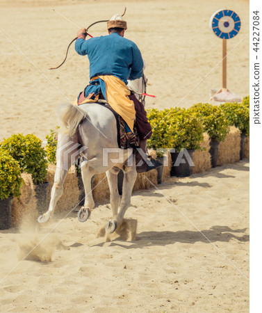 Ottoman horseman archer riding and shooting Ottoman horseman archer riding and shooting 44227084